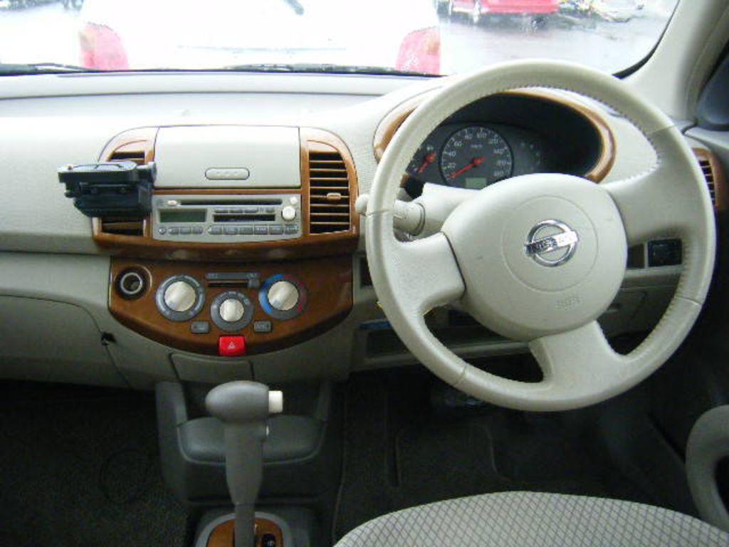 2003 Nissan March