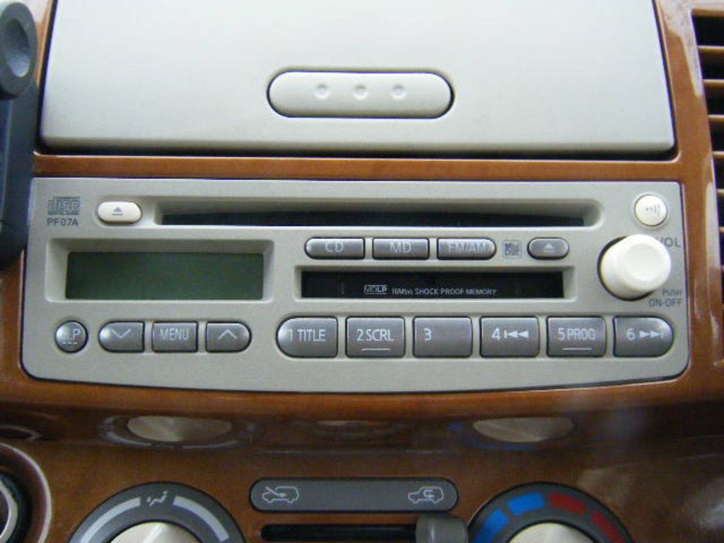 2003 Nissan March