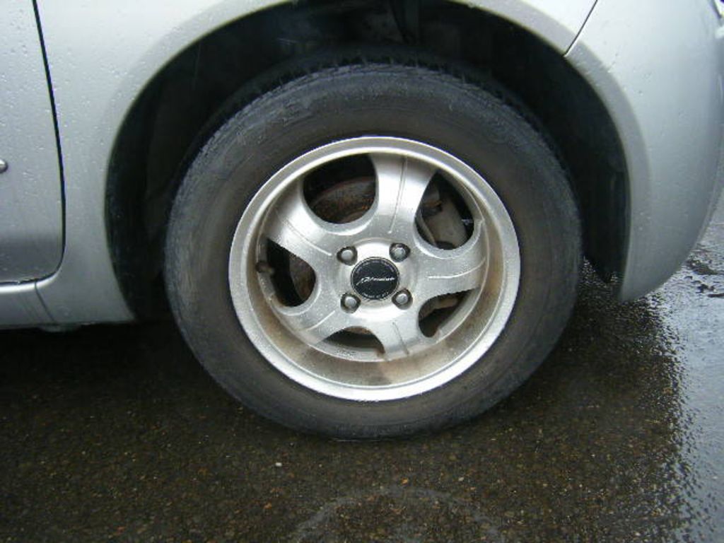 2003 Nissan March