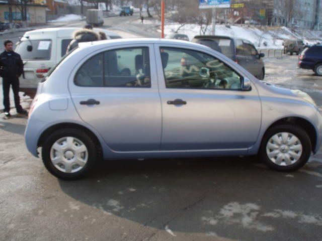 2003 Nissan March