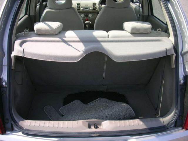 2003 Nissan March