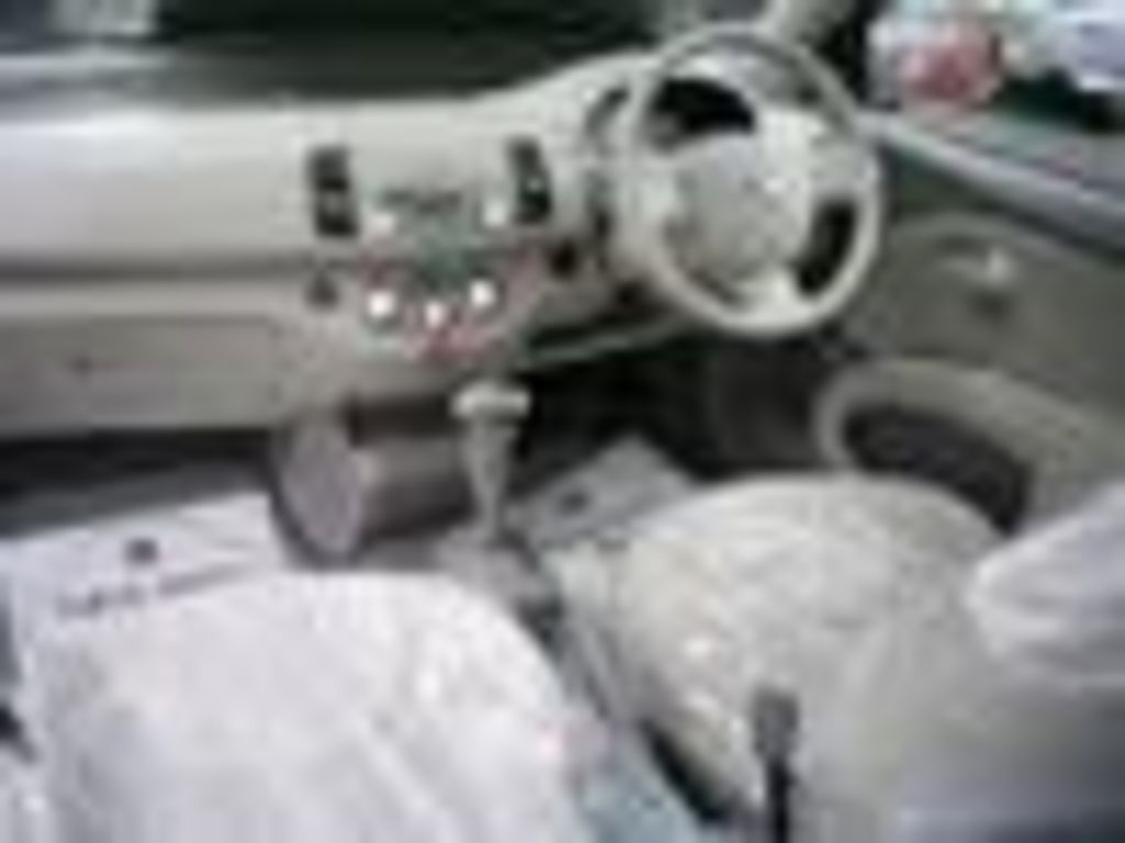 2003 Nissan March