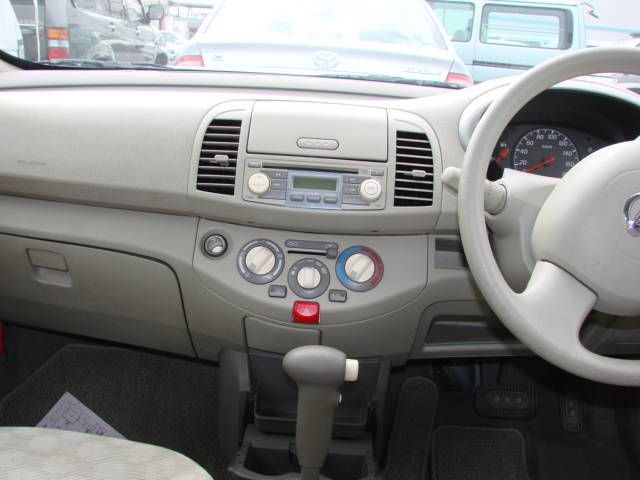 2003 Nissan March