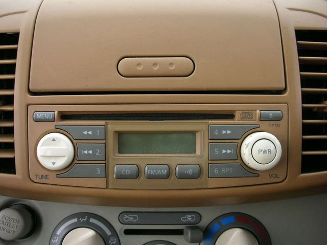 2003 Nissan March