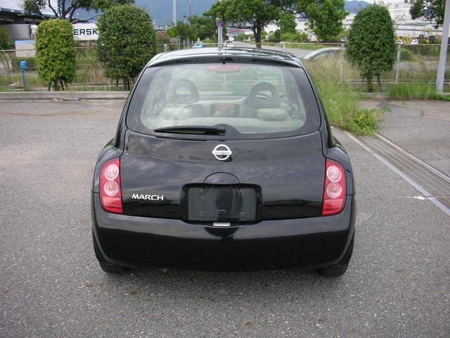2003 Nissan March