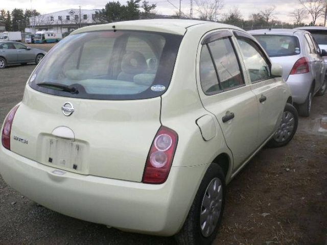 2003 Nissan March