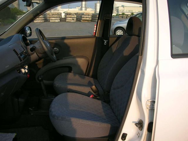 2003 Nissan March