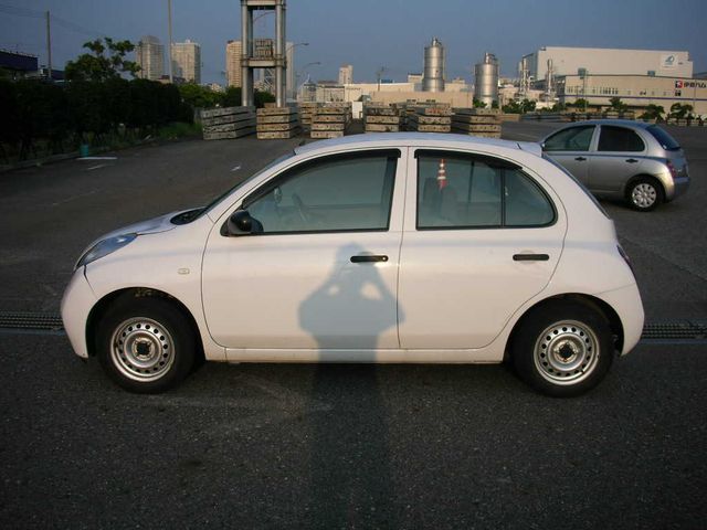 2003 Nissan March