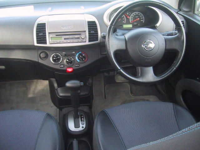 2003 Nissan March