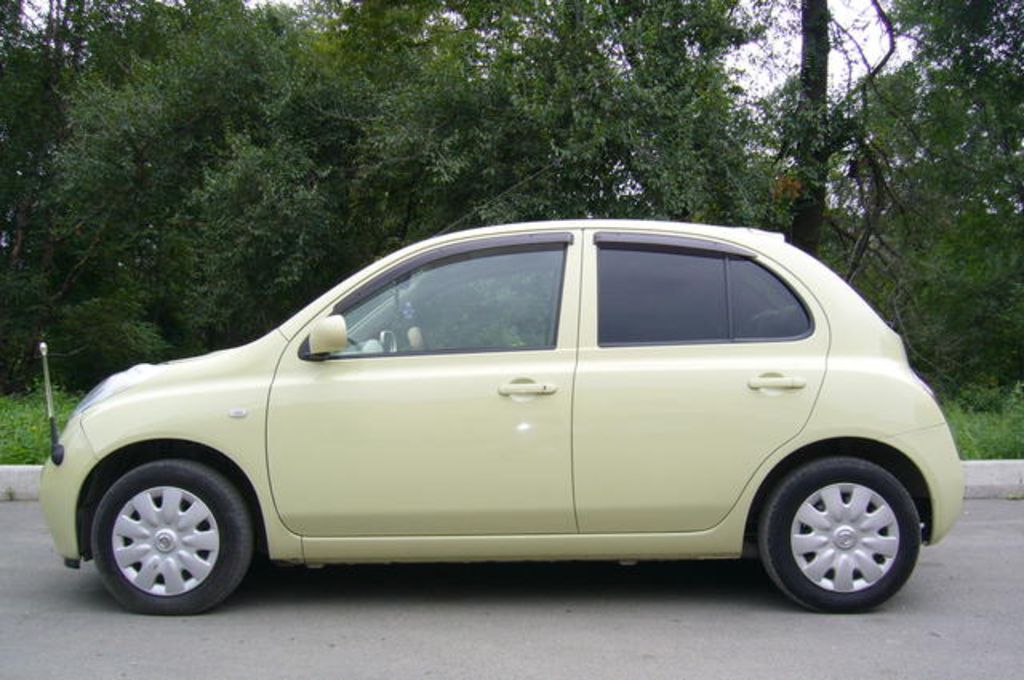2003 Nissan March