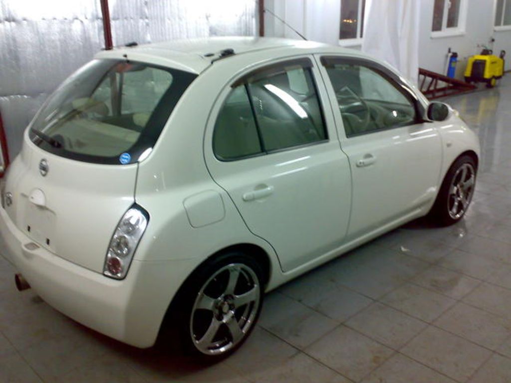 2003 Nissan March