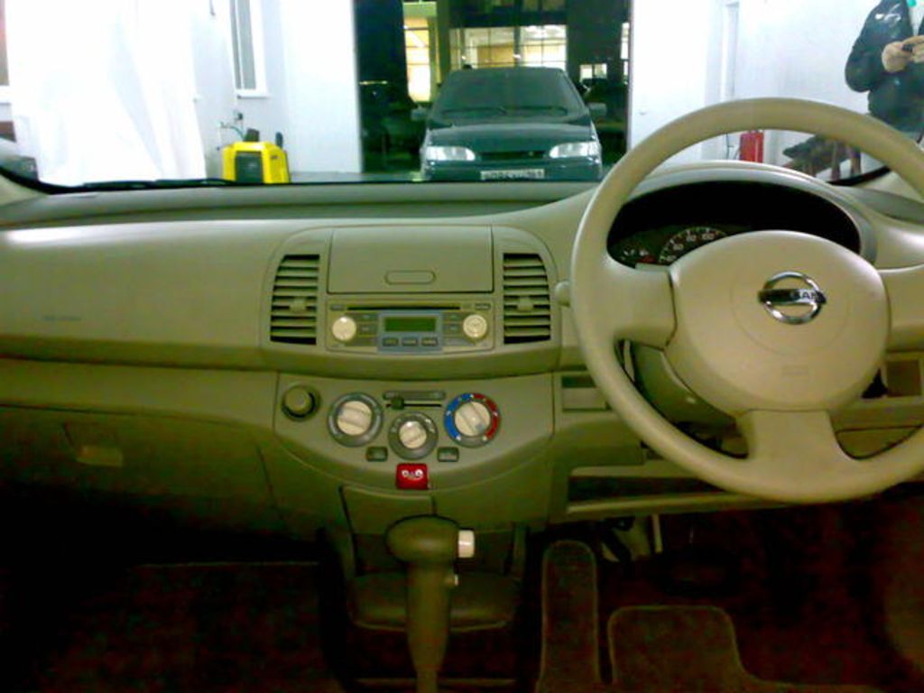 2003 Nissan March