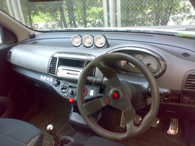 2003 Nissan March