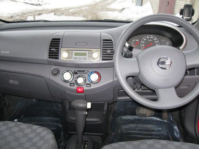 2003 Nissan March