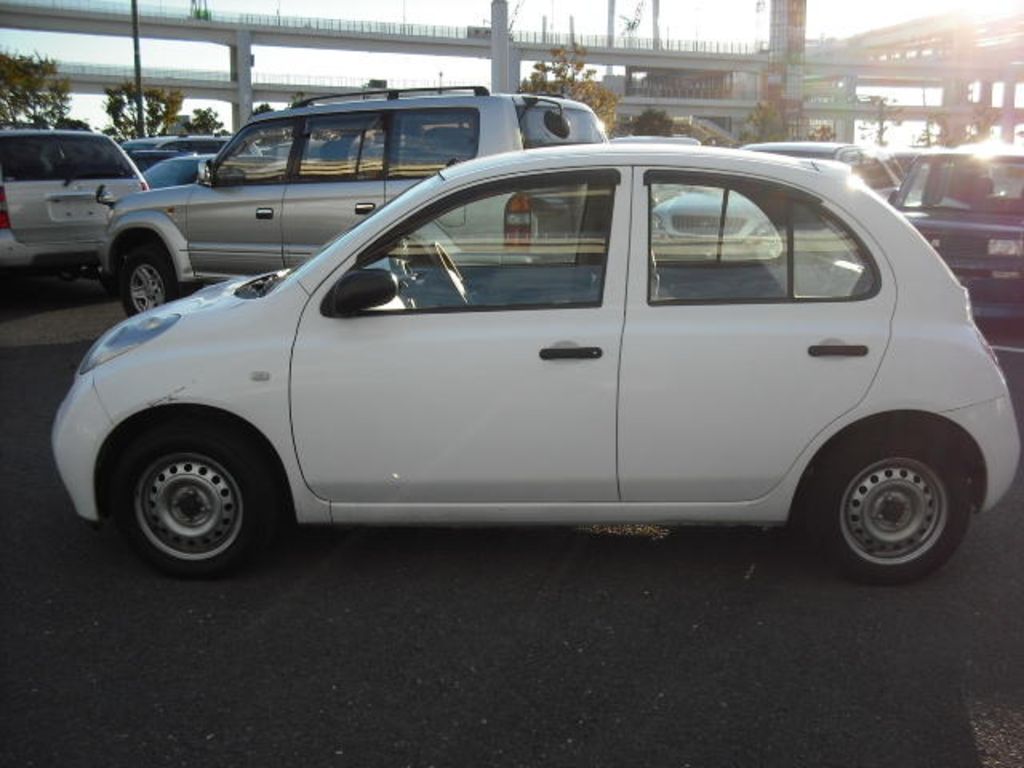 2003 Nissan March