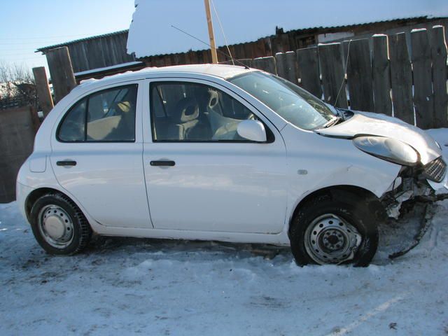 2003 Nissan March