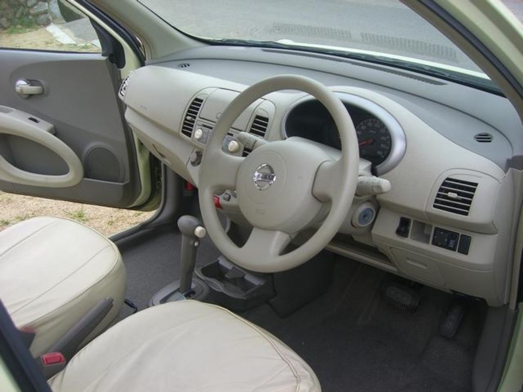 2003 Nissan March