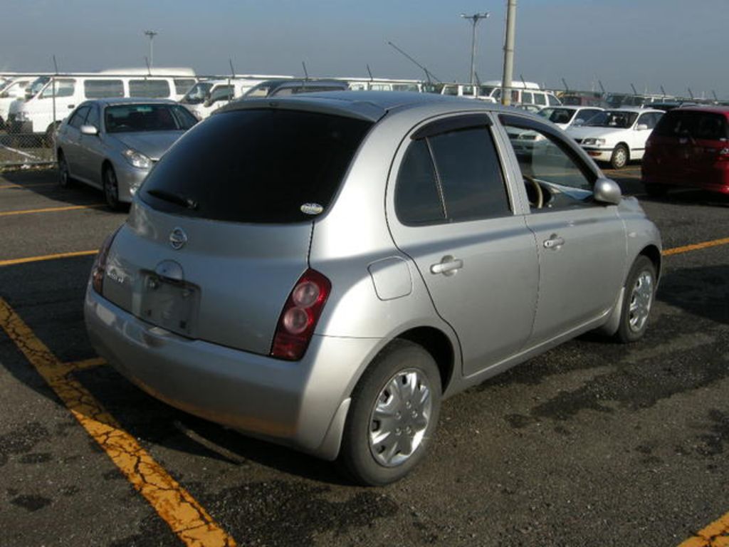 2003 Nissan March
