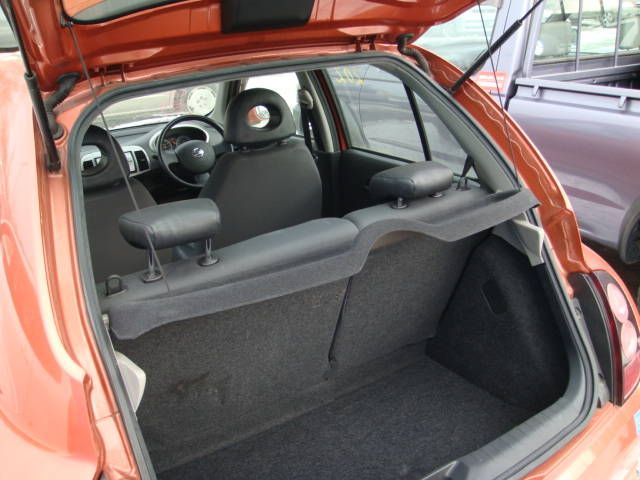 2003 Nissan March