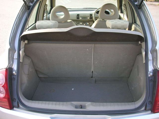 2003 Nissan March