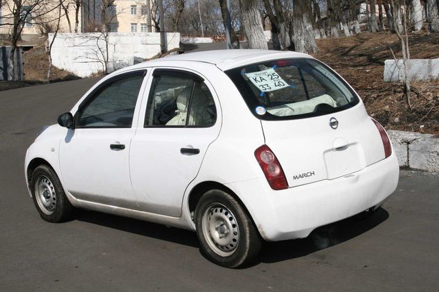 2003 Nissan March