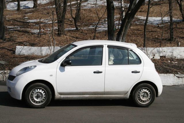 2003 Nissan March