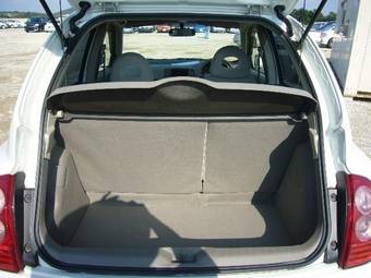 2003 Nissan March Pictures