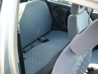 2003 Nissan March Pictures