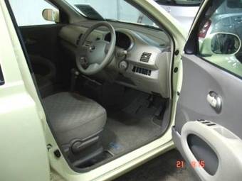 2003 Nissan March Pictures