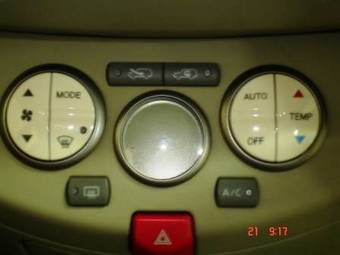 2003 Nissan March Pictures