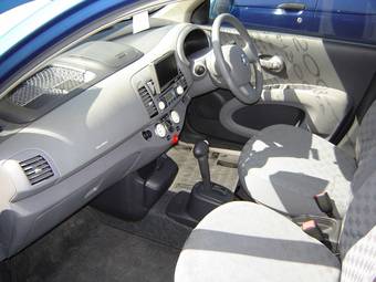 2003 Nissan March Pictures