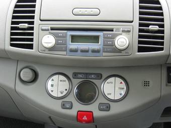 2003 Nissan March Photos