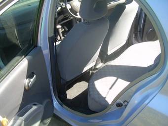 2003 Nissan March Pictures