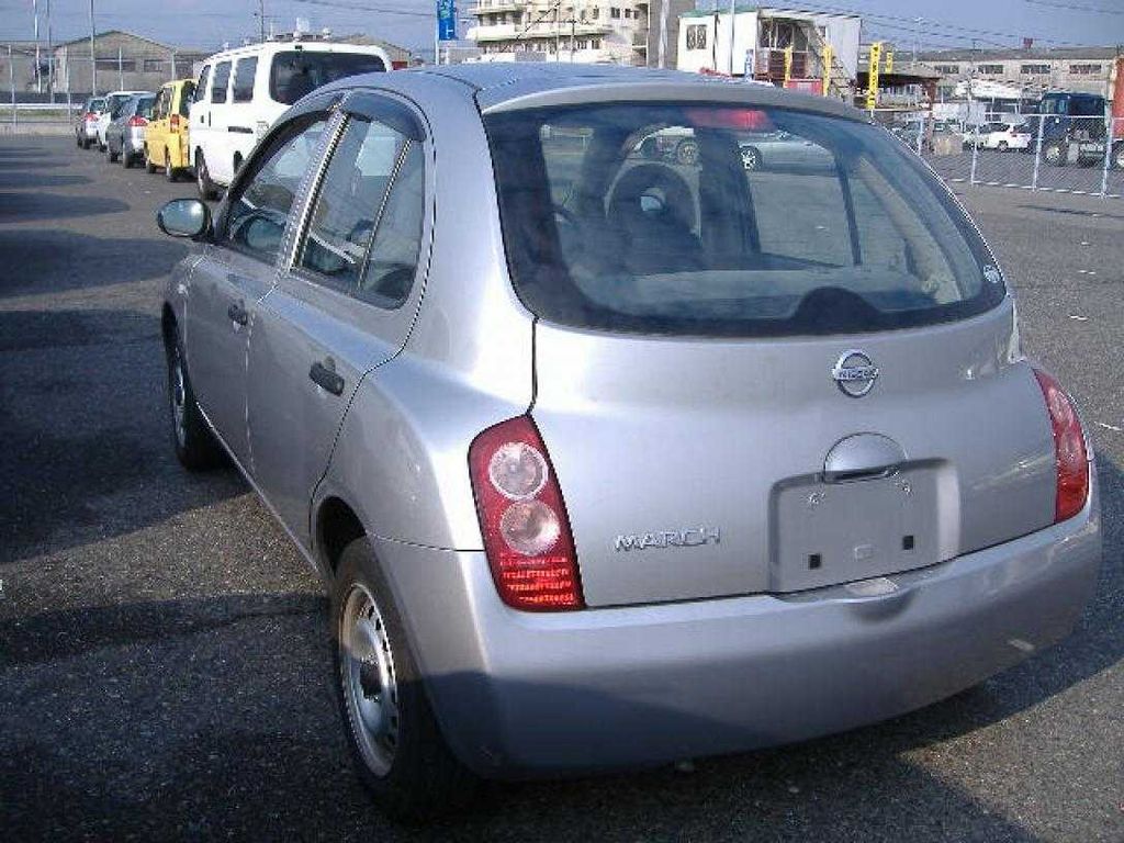 2004 Nissan March