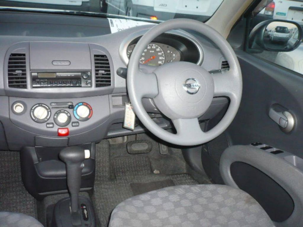 2004 Nissan March