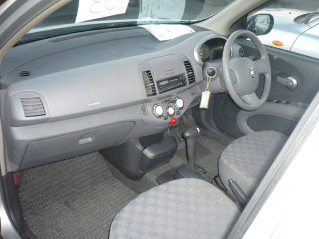 2004 Nissan March