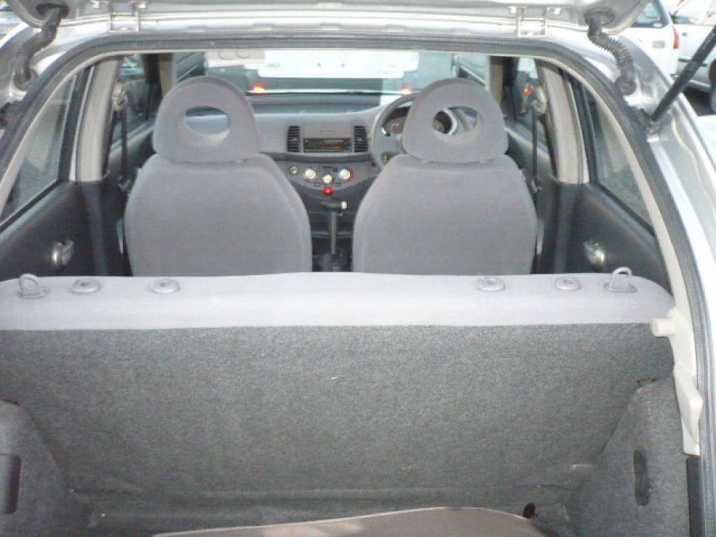 2004 Nissan March