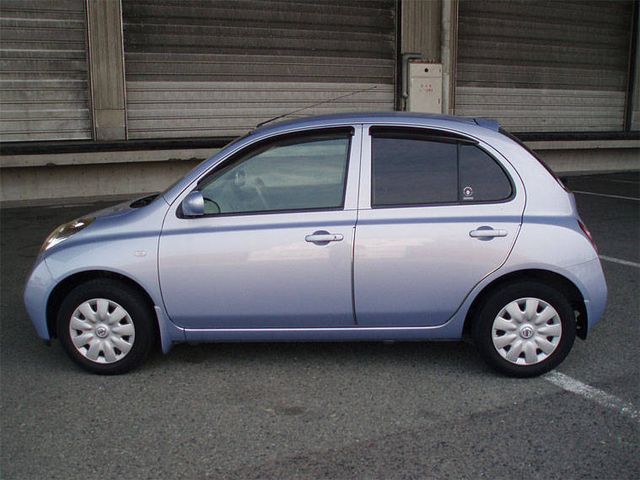 2004 Nissan March