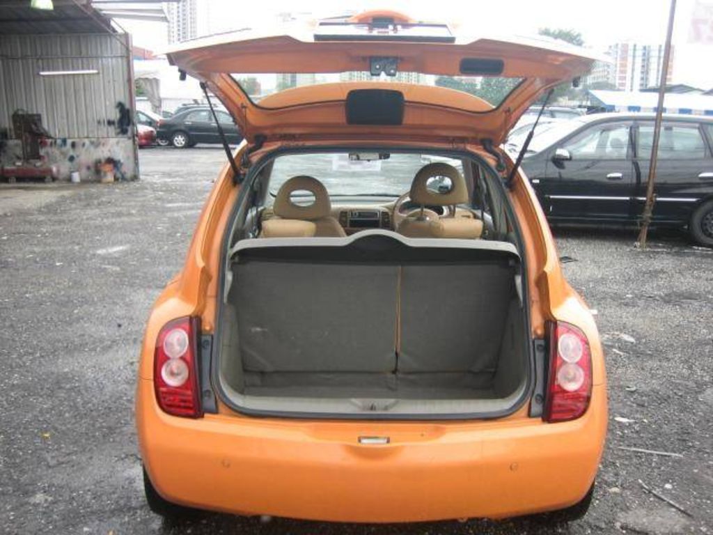 2004 Nissan March