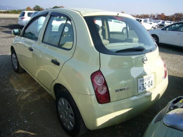 2004 Nissan March
