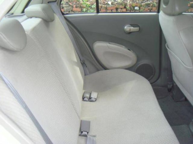 2004 Nissan March
