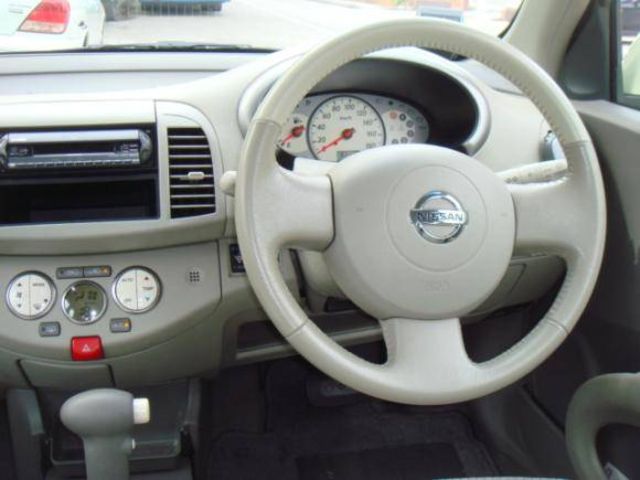 2004 Nissan March