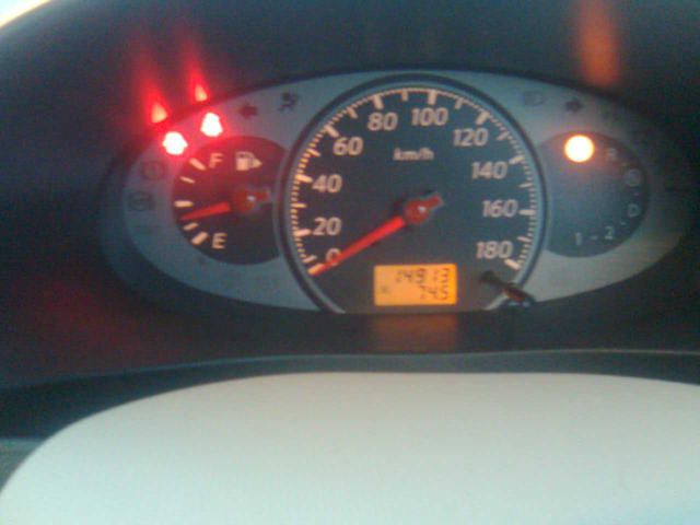 2004 Nissan March