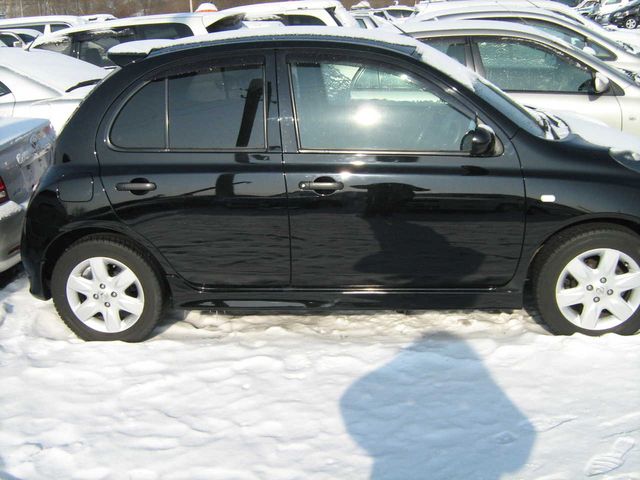 2004 Nissan March