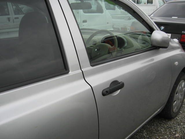 2004 Nissan March