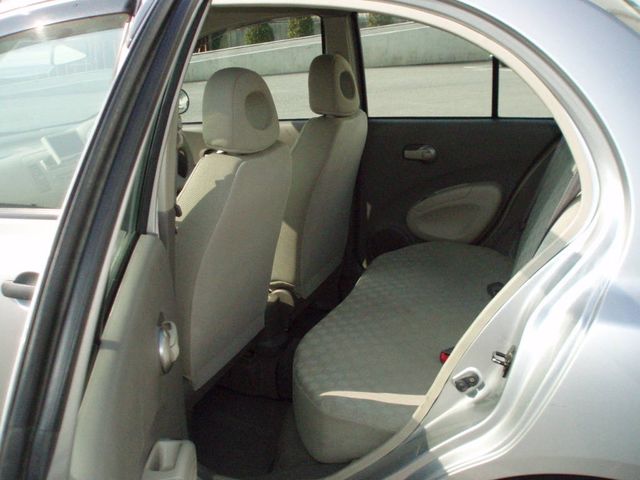 2004 Nissan March