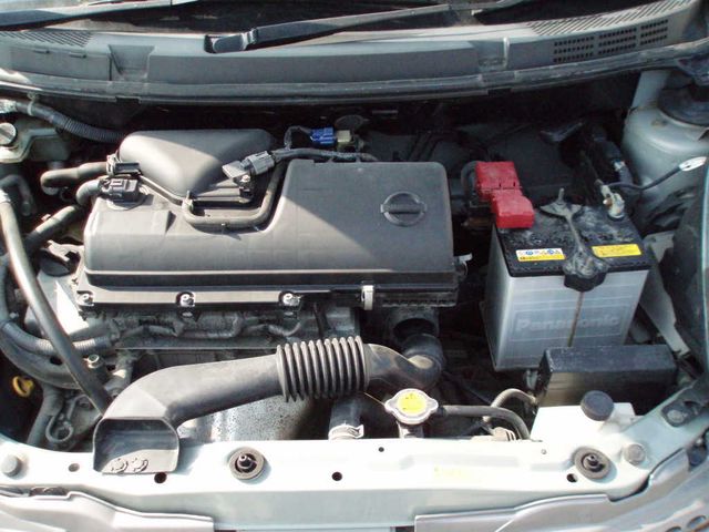 2004 Nissan March