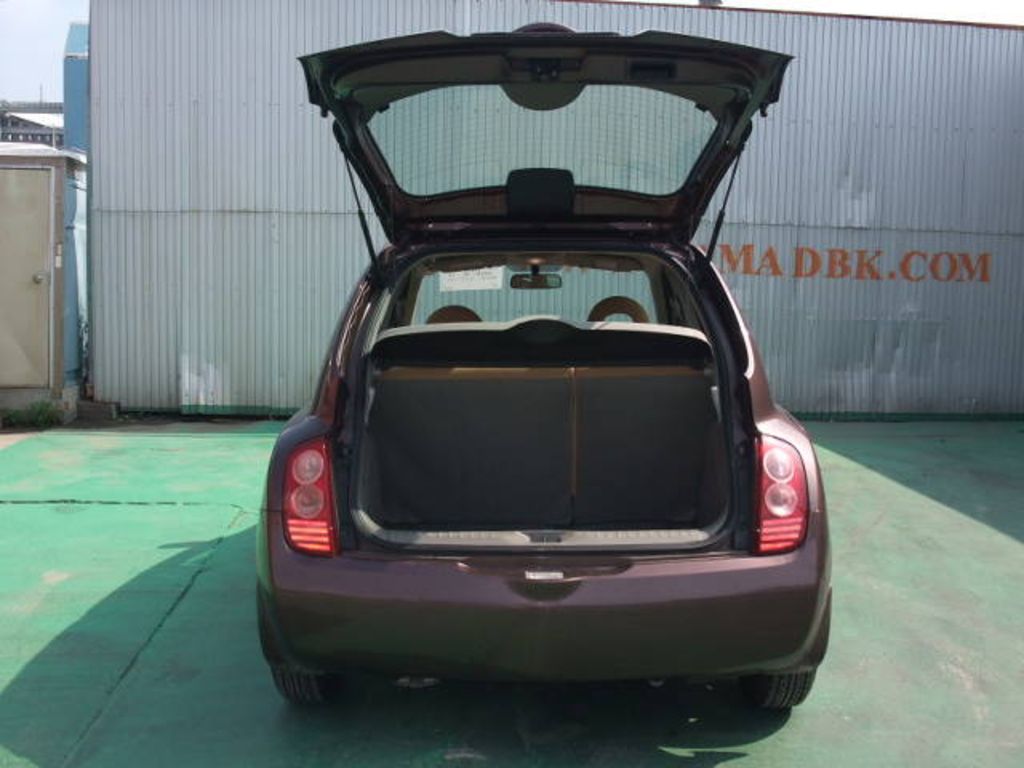 2004 Nissan March