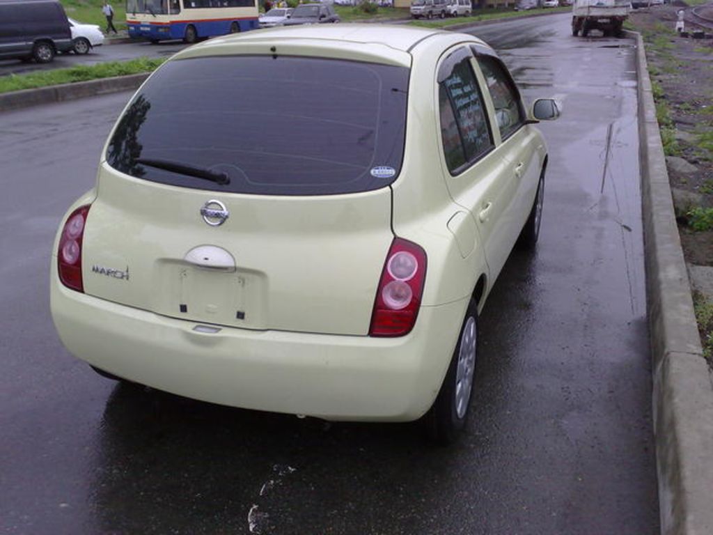 2004 Nissan March