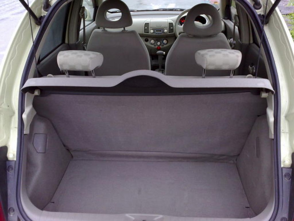 2004 Nissan March
